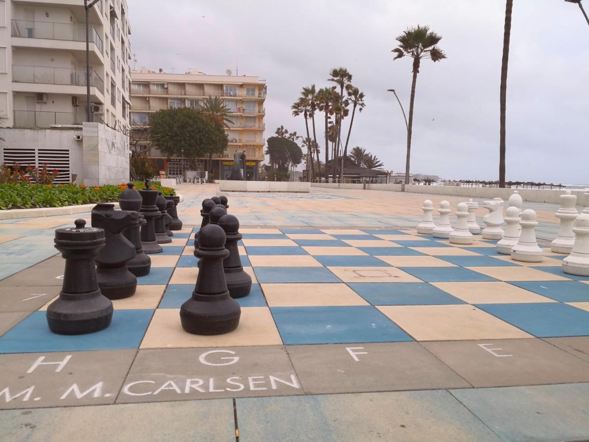 Sea Breeze Apartment Estepona Bagian luar foto