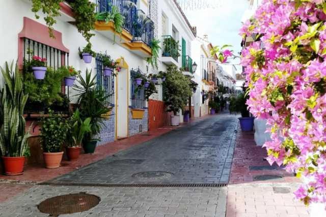 Sea Breeze Apartment Estepona Bagian luar foto
