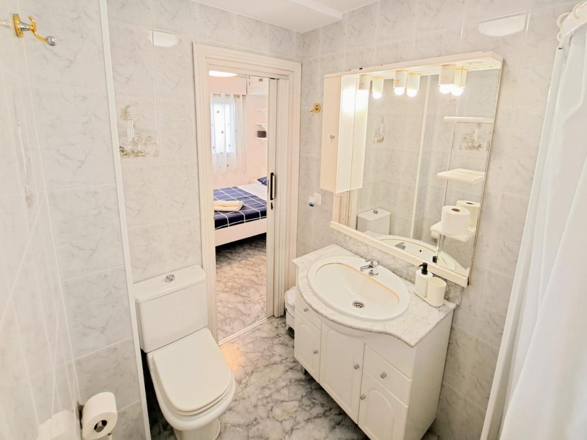 Sea Breeze Apartment Estepona Bagian luar foto